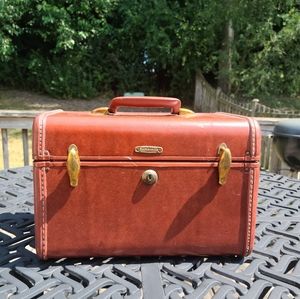 Vintage Mid-century Traincase